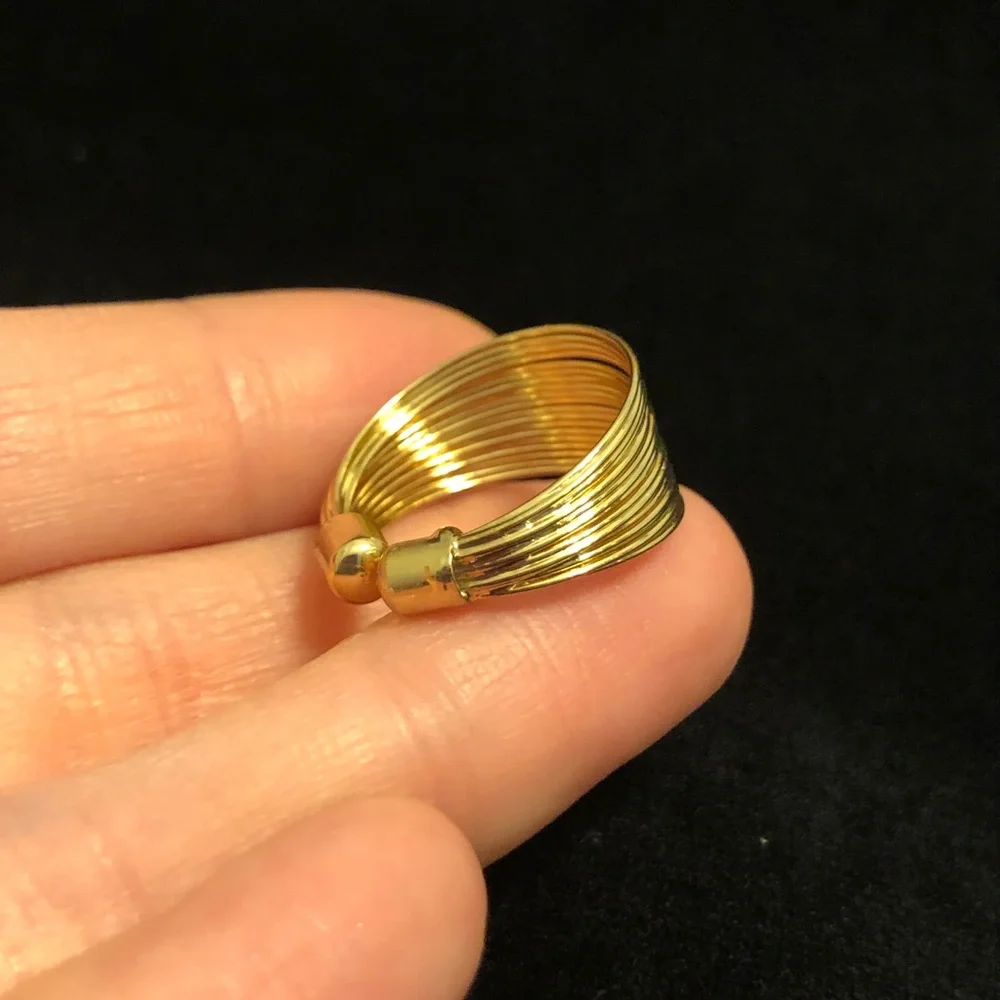 Elegant Gold Tone Women's Ring